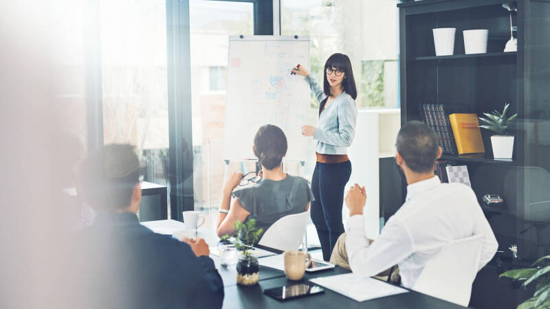 Опрос показал, сколько россиян считают себя квалифицированными работниками