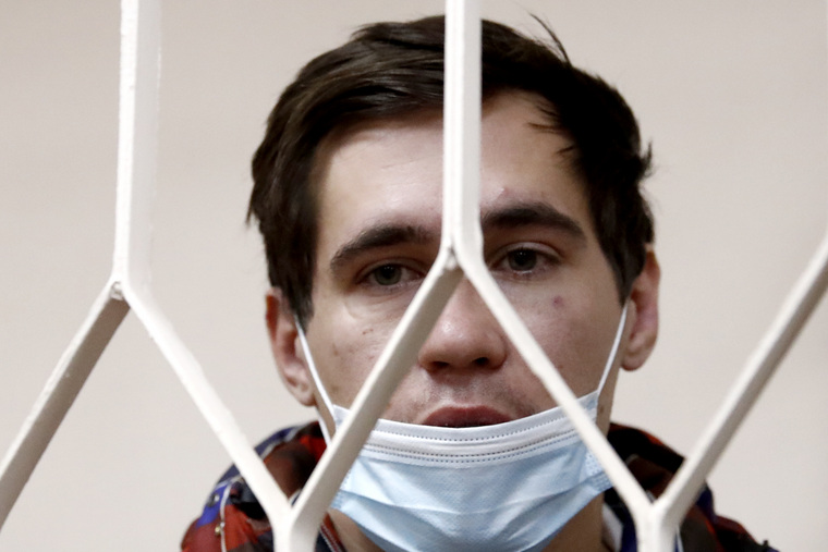 Смерть в прямом эфире, поцелуи с мамой: что такое треш-стримы, которые запретили в РФ