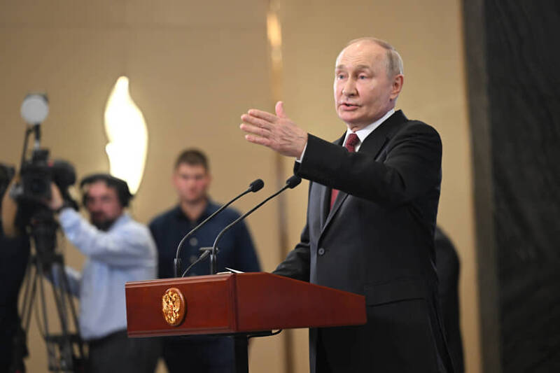 Депутат Журавлев призвал лишить Пугачеву имущества за пост об ударе по Киеву