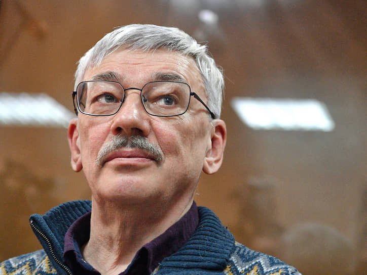 Правозащитника оставят в колонии