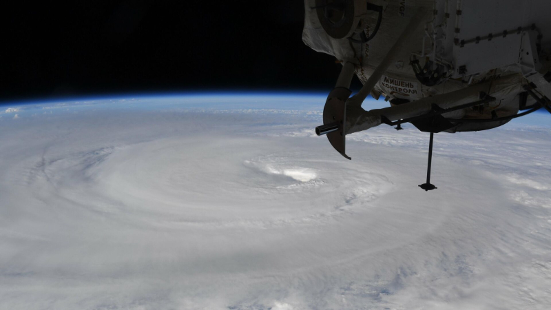 В Китае эвакуировали более 150 тысяч человек из-за тайфуна "Гаеми"