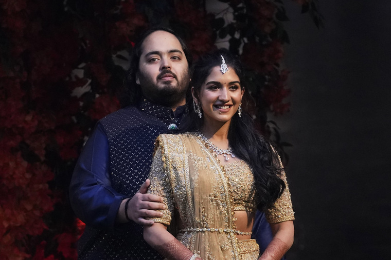 Свадьба века: что известно о сыне самого богатого человека в Азии Амбани и его невесте