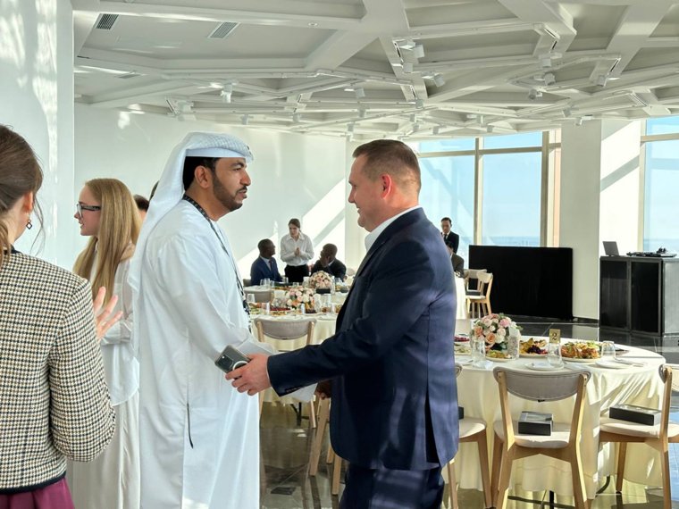 На бизнес-завтраке «Иннопрома» собрались представители элиты 10 стран