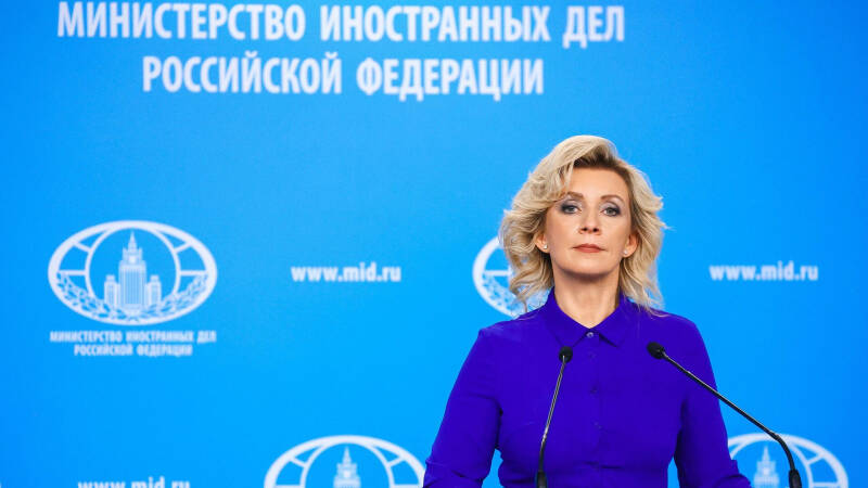 Около 800 машин скопилось в очереди у Крымского моста