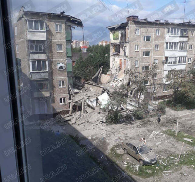 В Нижнем Тагиле рухнула часть дома. Фото