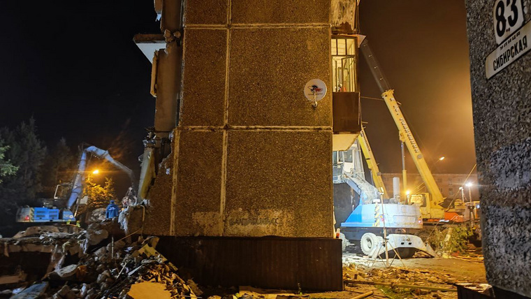 Во второй день под завалами в Нижнем Тагиле не нашли живых людей: фоторепортаж