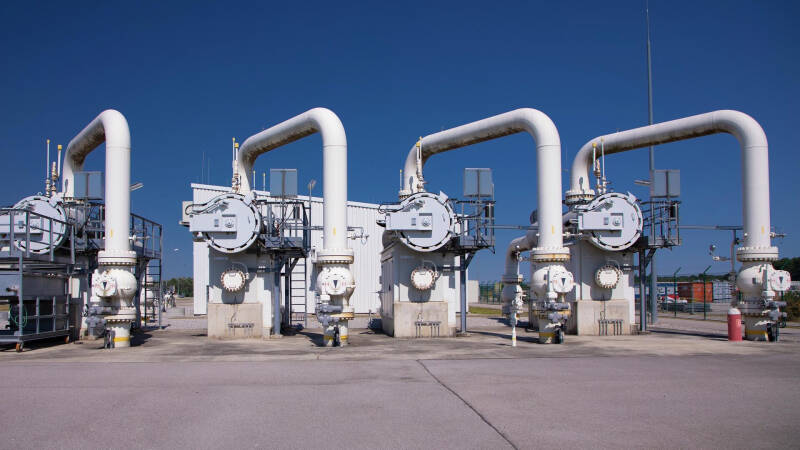 "Газпром" продолжает подавать газ для транзита через Украину