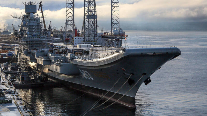 В России разработали новую систему контроля посадки самолетов на авианосцы