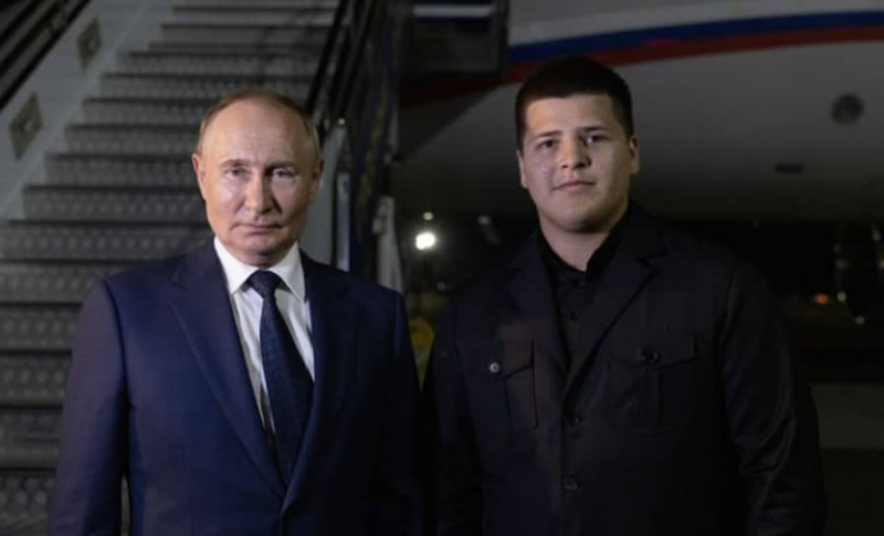 Адам Кадыров опубликовал фотографию с Путиным