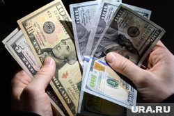 Миллиарды банкнот в долларах и евро поступают в Россию в обход западных санкций