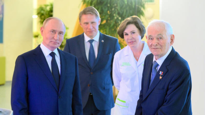 Путин ознакомился с итогами строительства ДКЦ имени Л.М. Рошаля