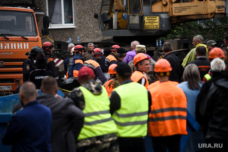 Во второй день под завалами в Нижнем Тагиле не нашли живых людей: фоторепортаж