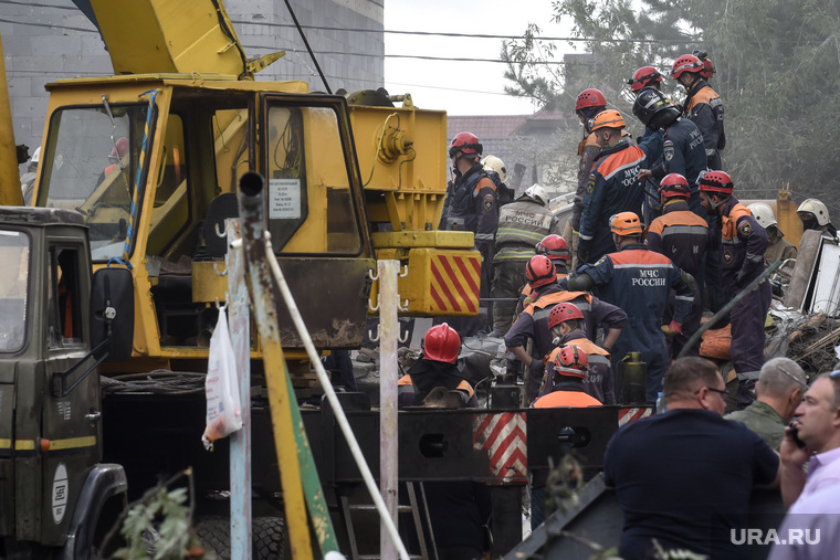 Во второй день под завалами в Нижнем Тагиле не нашли живых людей: фоторепортаж