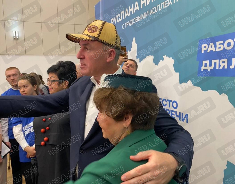 Кухарук приехал с визитом в город ХМАО, где провел детство. Онлайн-трансляция