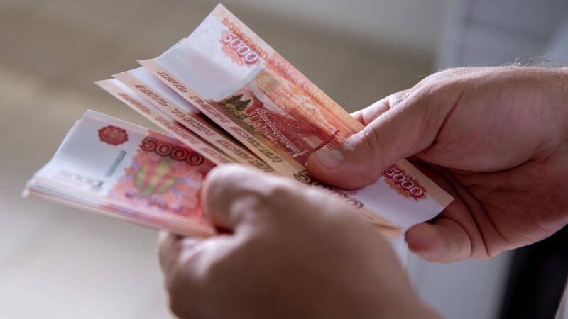 Названы самые высокооплачиваемые рабочие профессии