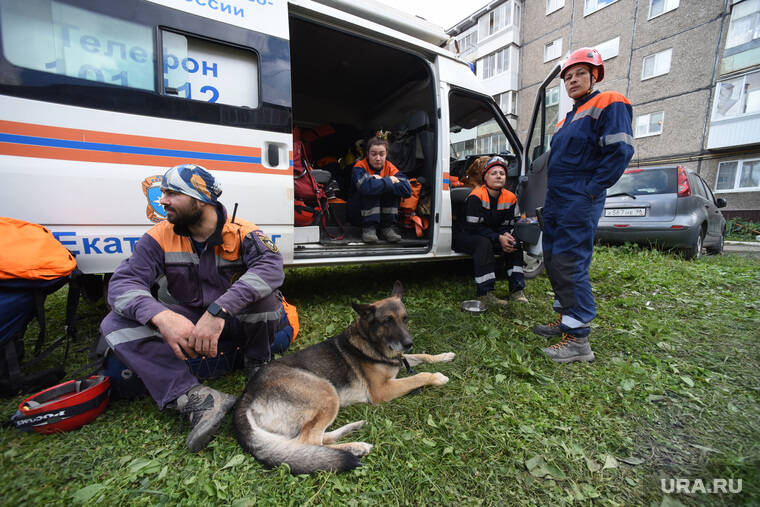 Во второй день под завалами в Нижнем Тагиле не нашли живых людей: фоторепортаж