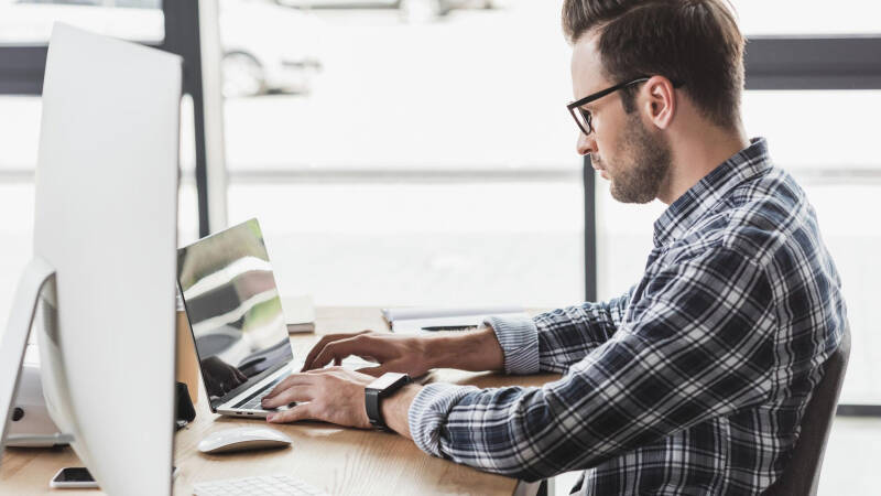 Эксперт объяснила, почему нужно внимательно читать уведомления от банка