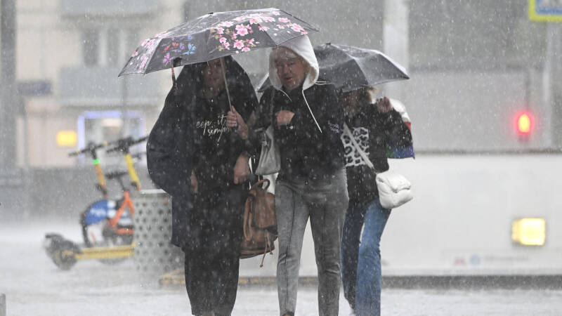 Москвичей предупредили о грозе