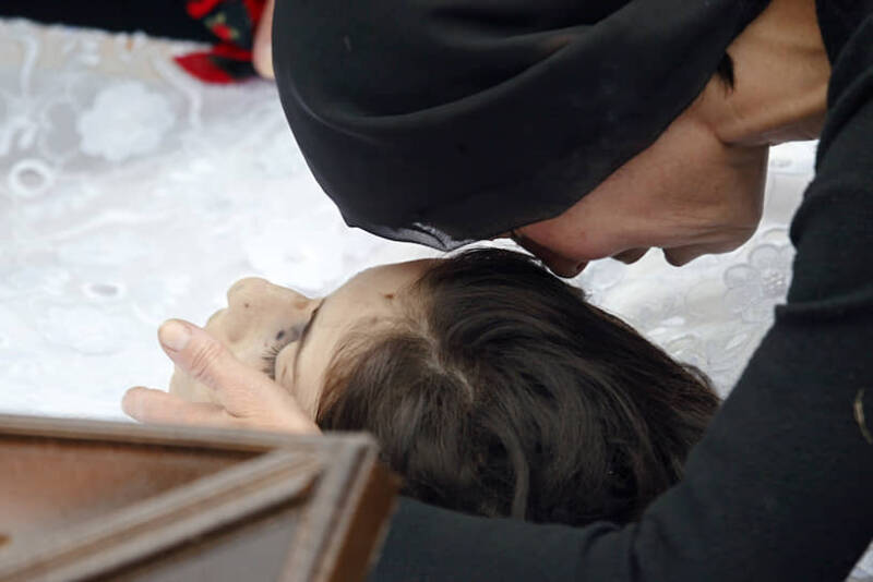 Путин посетил школу в Беслане, захваченную террористами в 2004 году